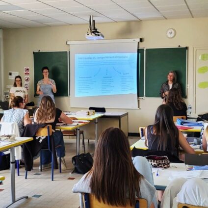 🔵 Sensibiliser aux troubles du comportement alimentaire : une intervention conjointe sur le terrain.